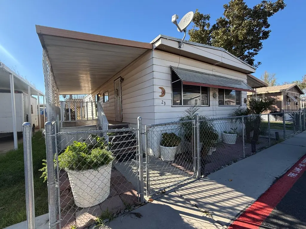 220 S Madera Ave #23