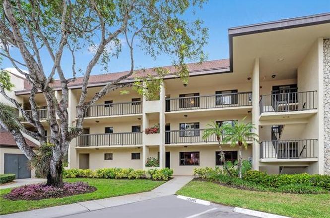 415 Augusta Blvd #311