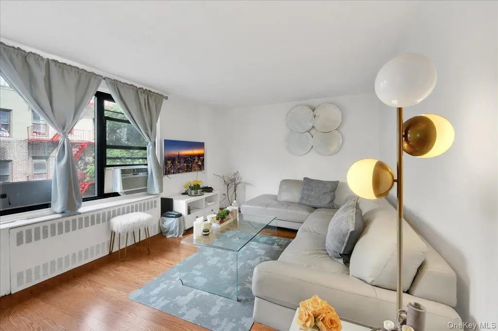 2835 Webb Ave Unit 4B