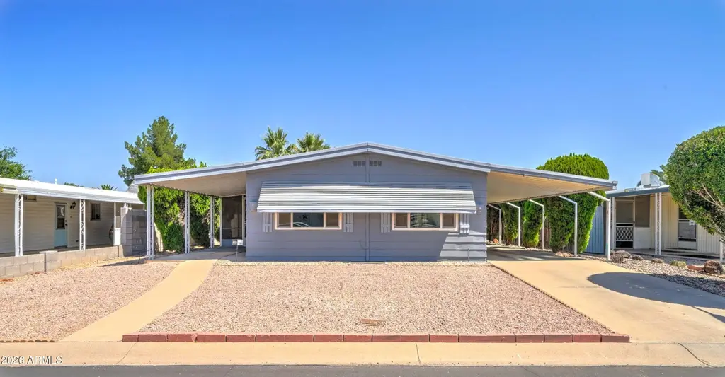 3448 E Beverly Ln