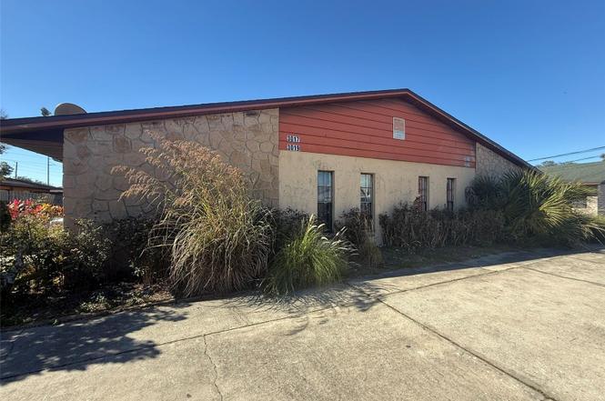 3023 Saint Paul Dr