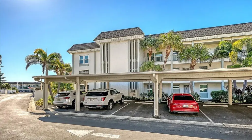 4380 Exeter Dr #101