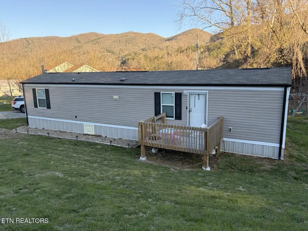 328 Old Pike Hwy