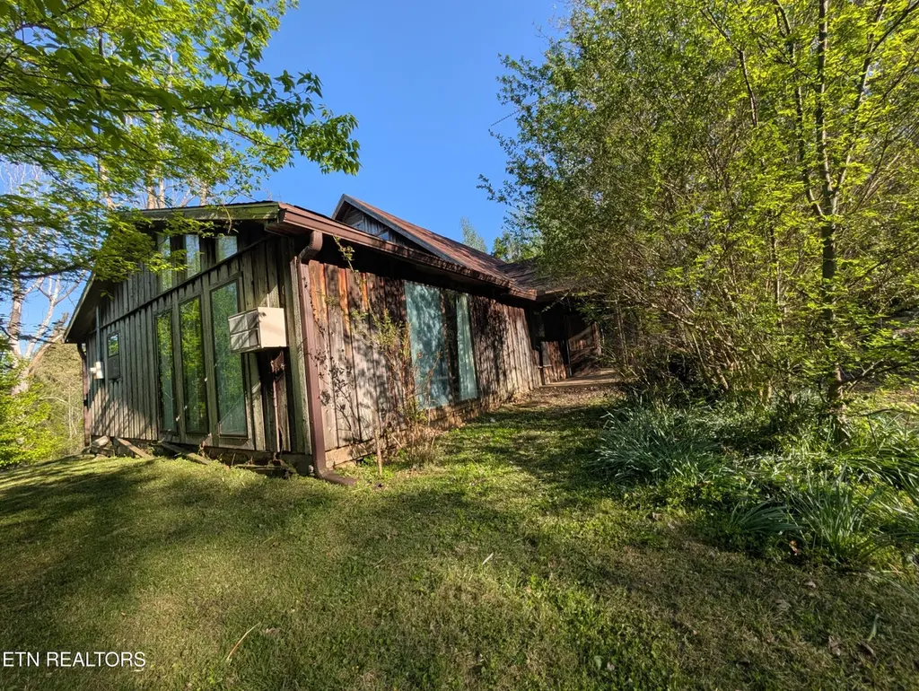 5490 Old Paris Murray Rd