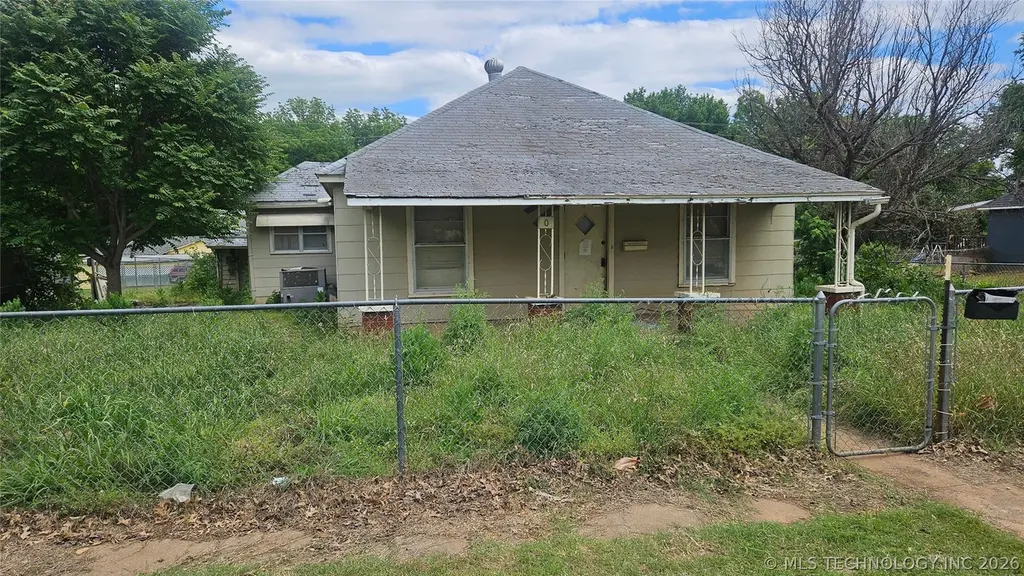 401 N Vine Ave