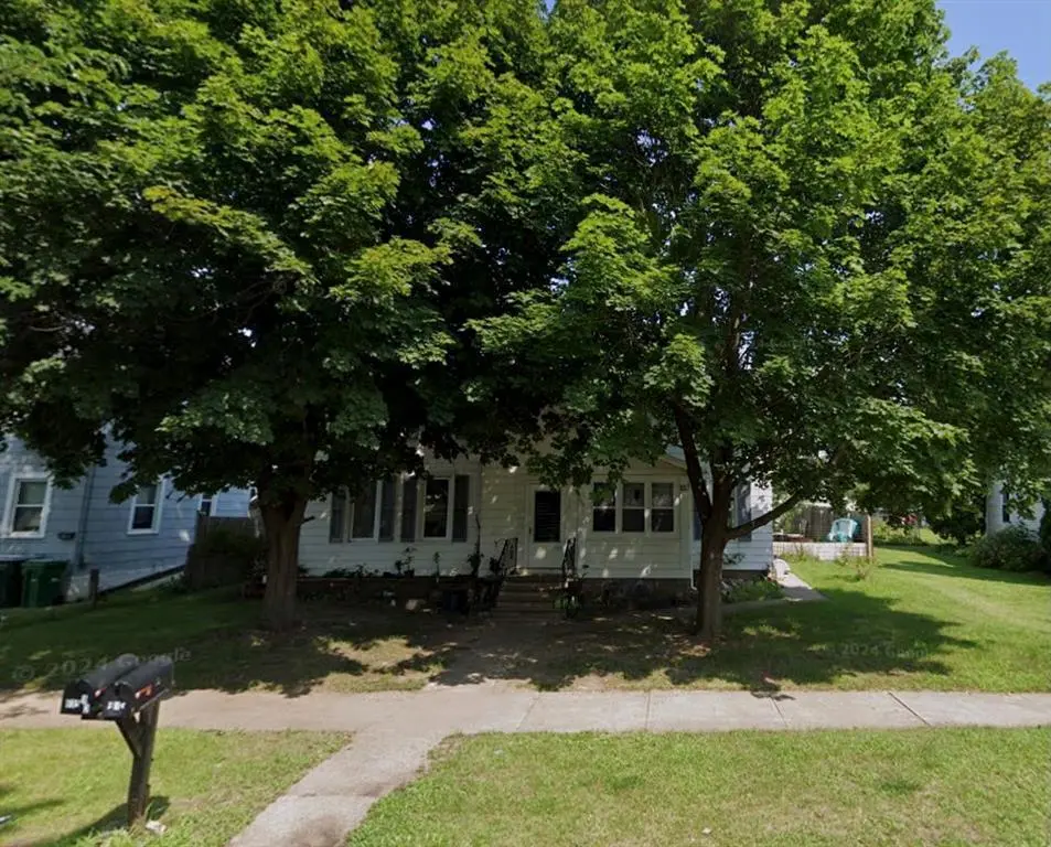 635 Centre St Unit 1 & 2