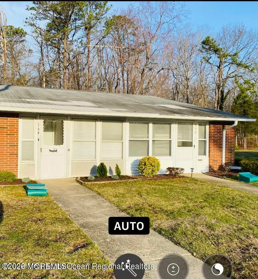 219 Buckingham Ct Unit E