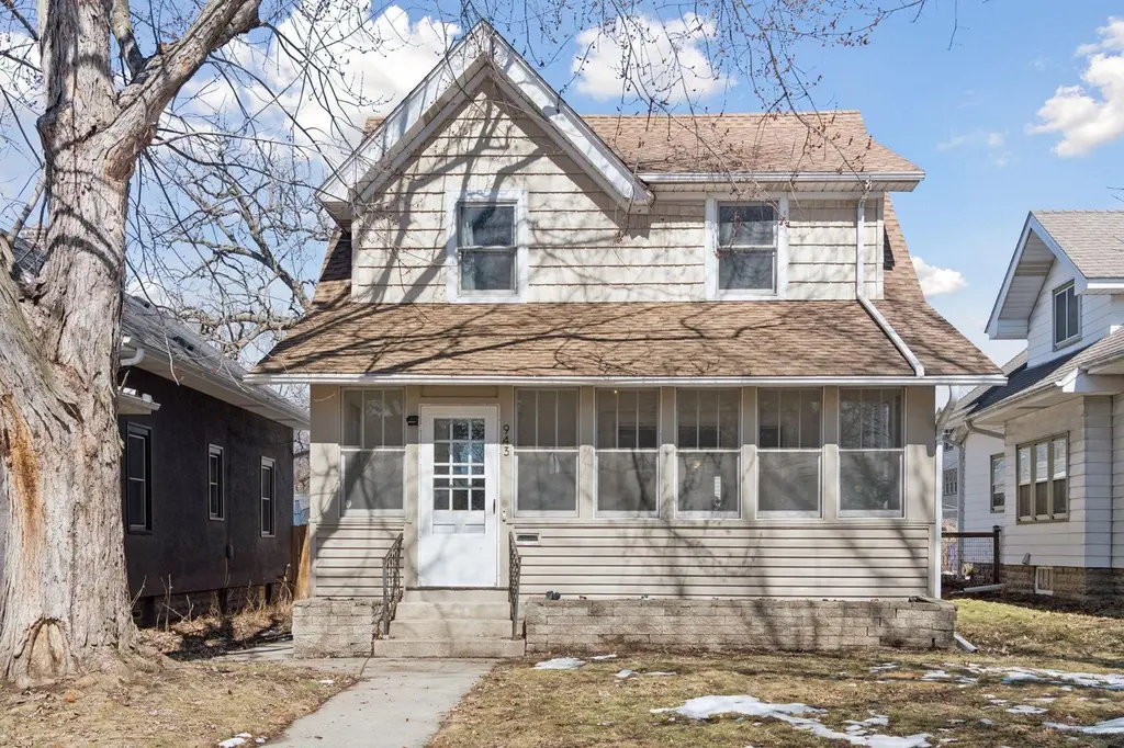 943 Wakefield Ave