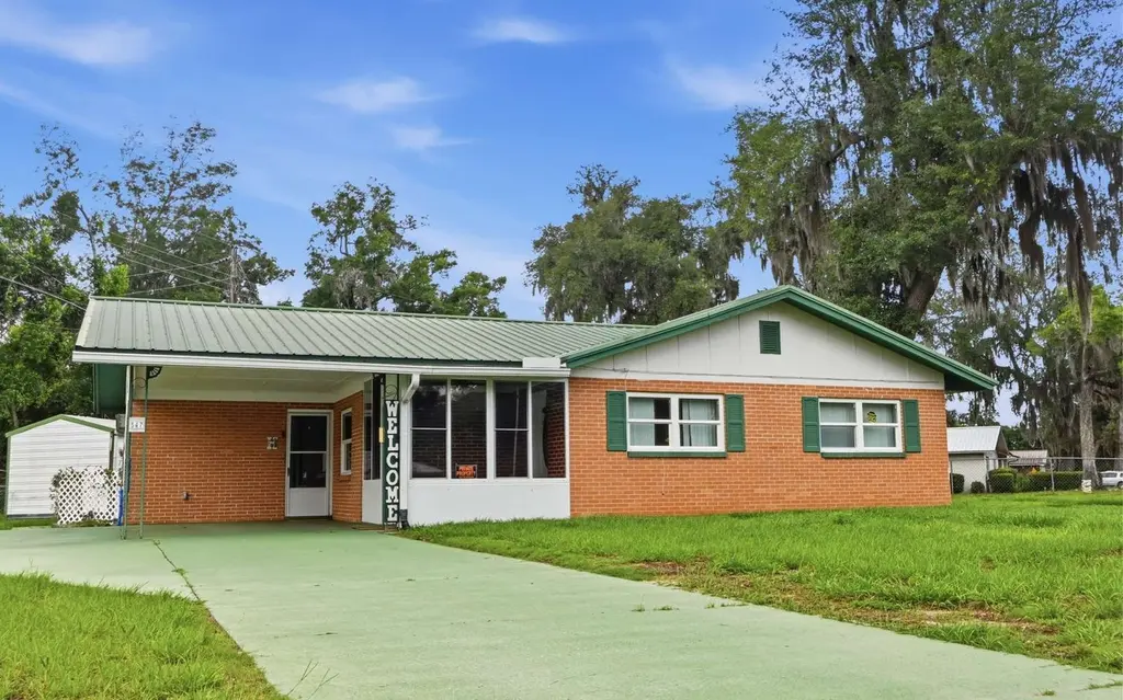547 SE Olustee Ave