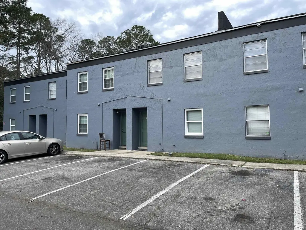 2325 W Pensacola St #140