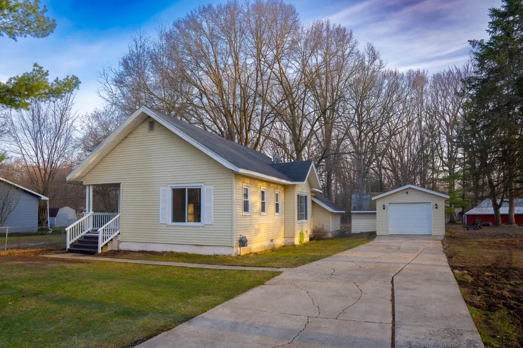 1407 Kenwood Ave