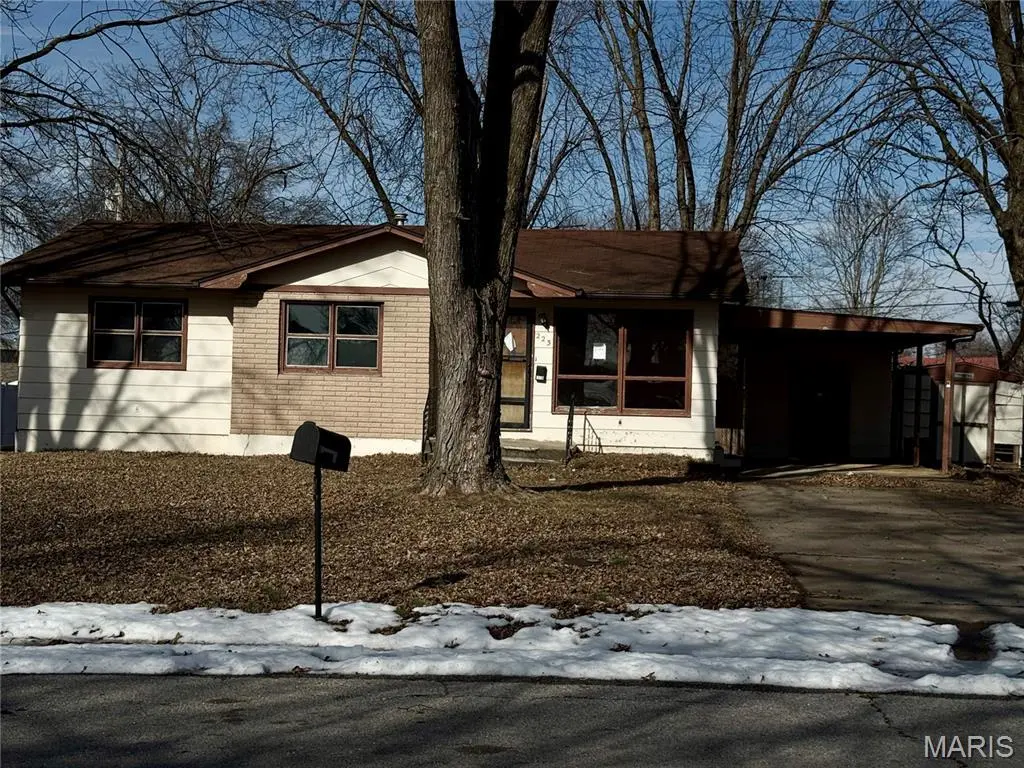 223 Cardinal Ln