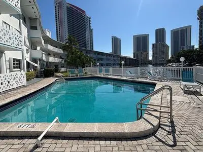 2500 Diana Dr