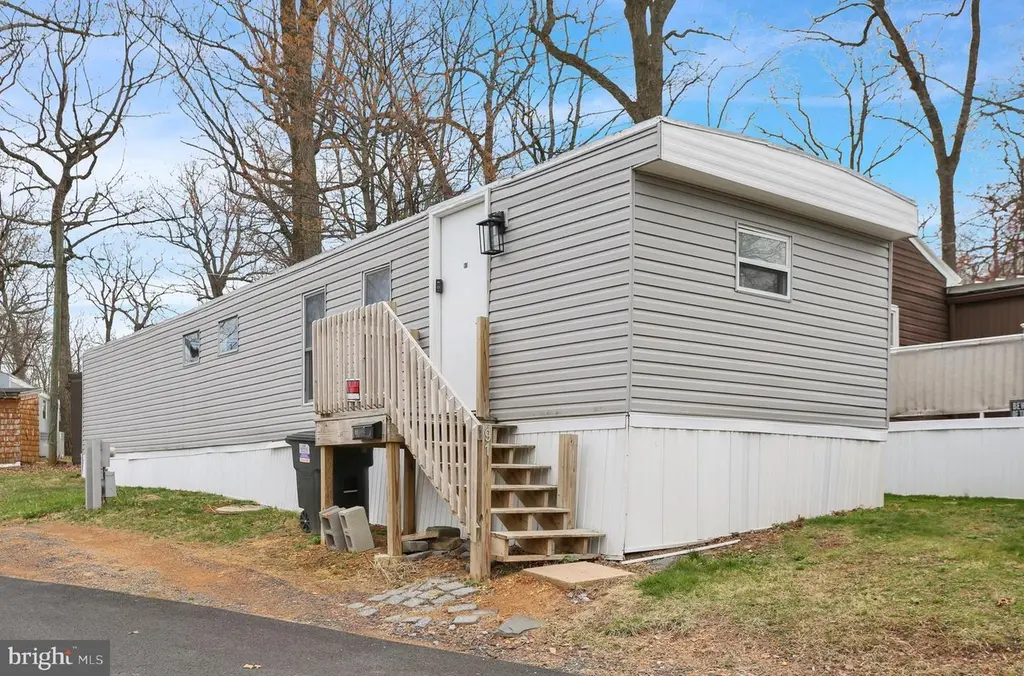 91 Lower Loop Rd