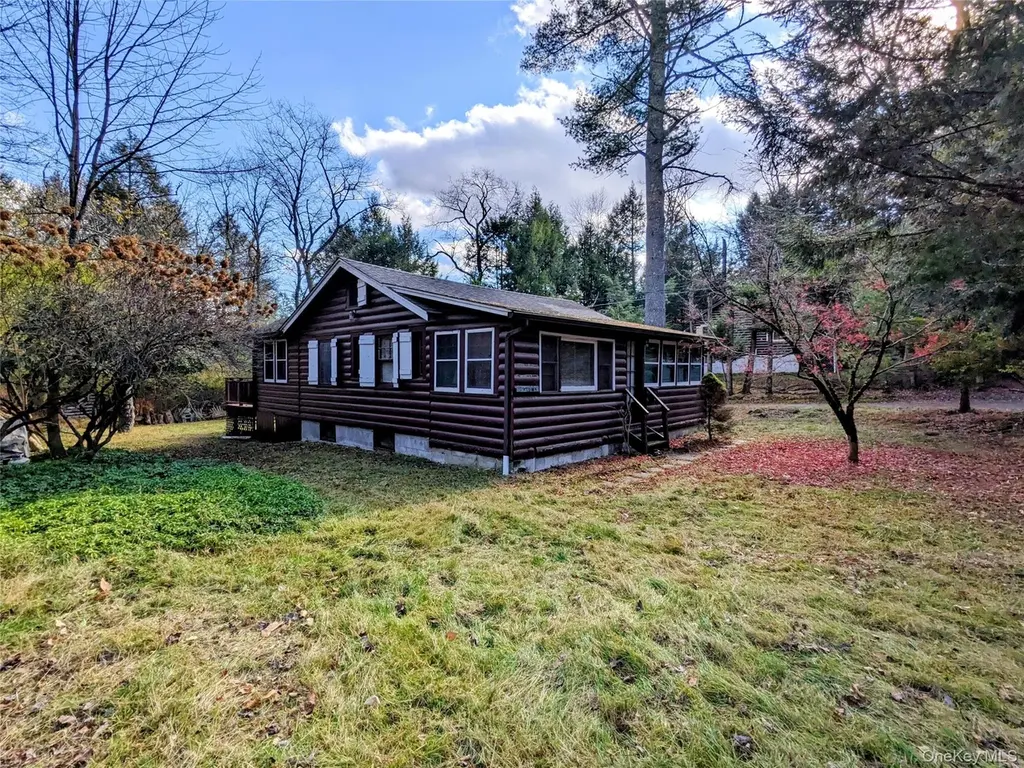 24 N Mohican Trl