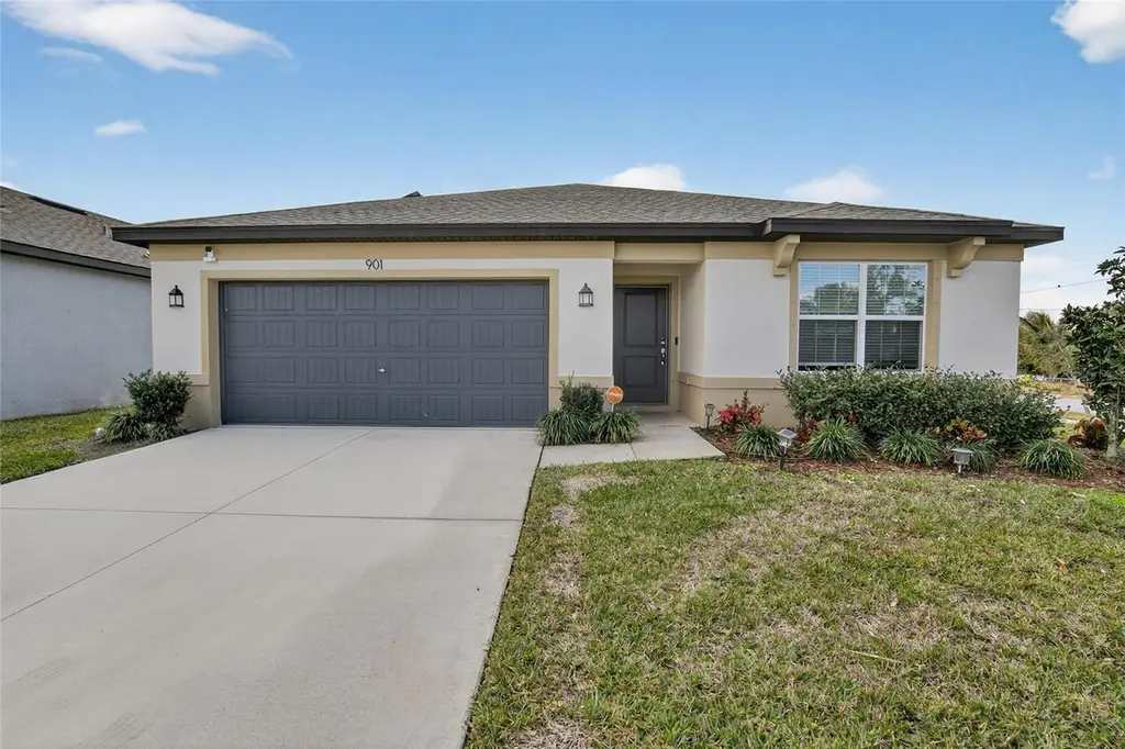 901 Golden Shiner Ave