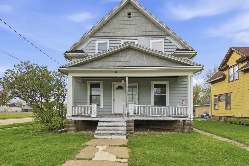 502 Adams St