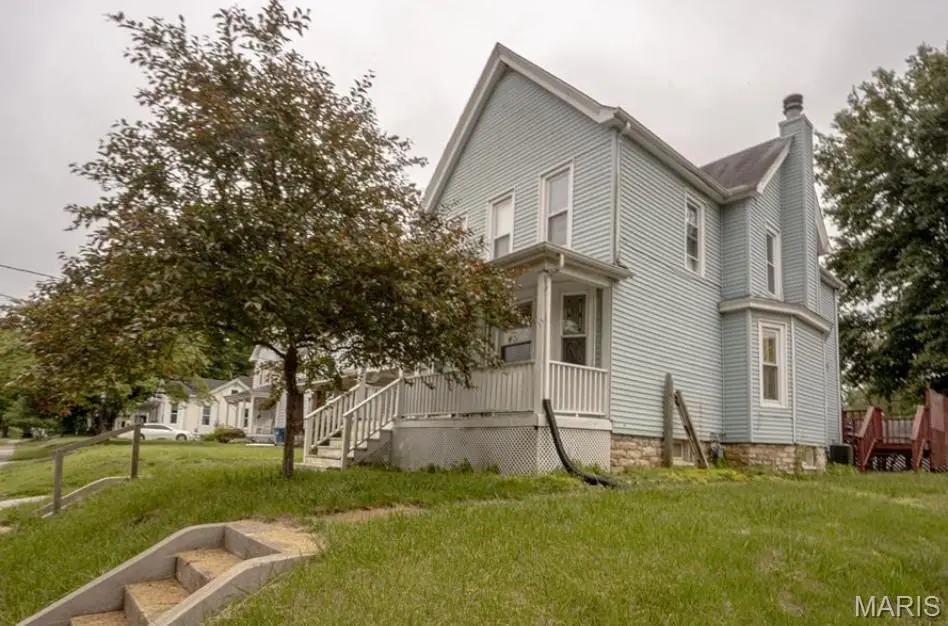 2441 Sanford Ave
