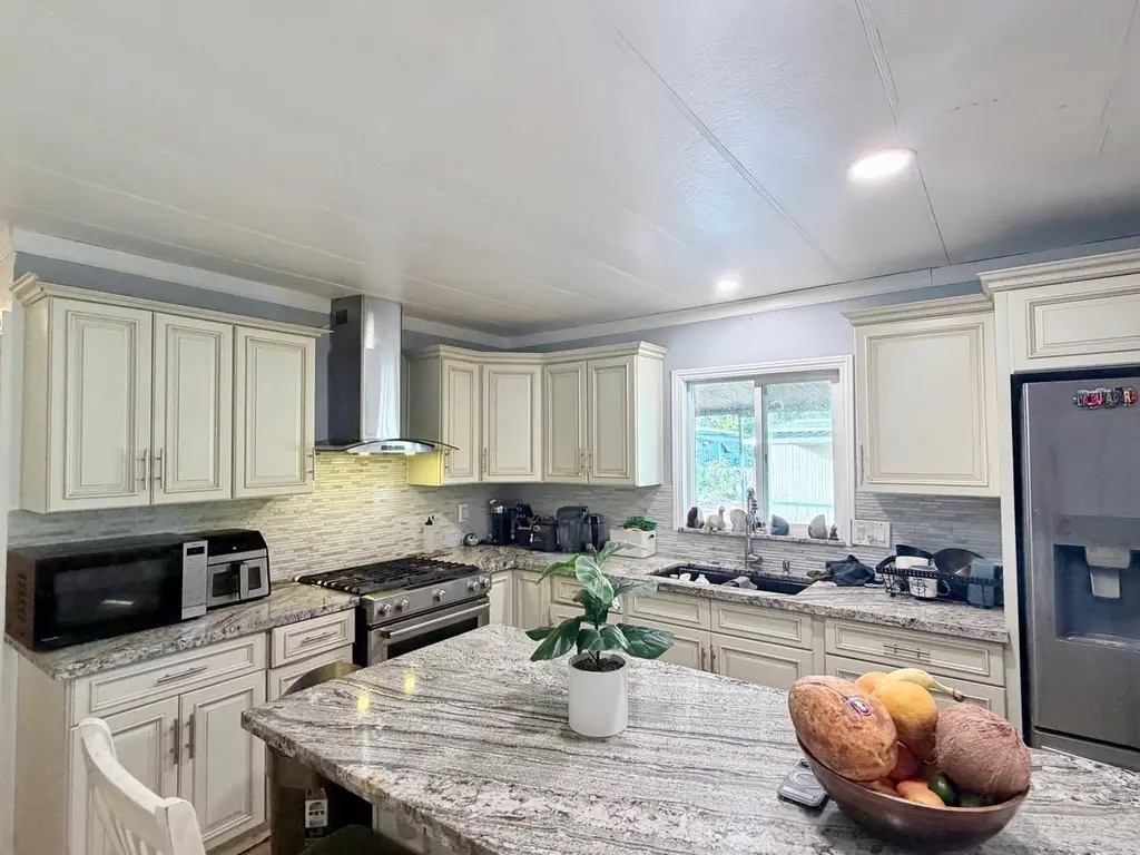 4900 N Hwy. 99 #169