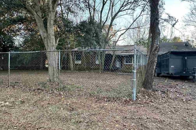 705 Sandpiper Dr