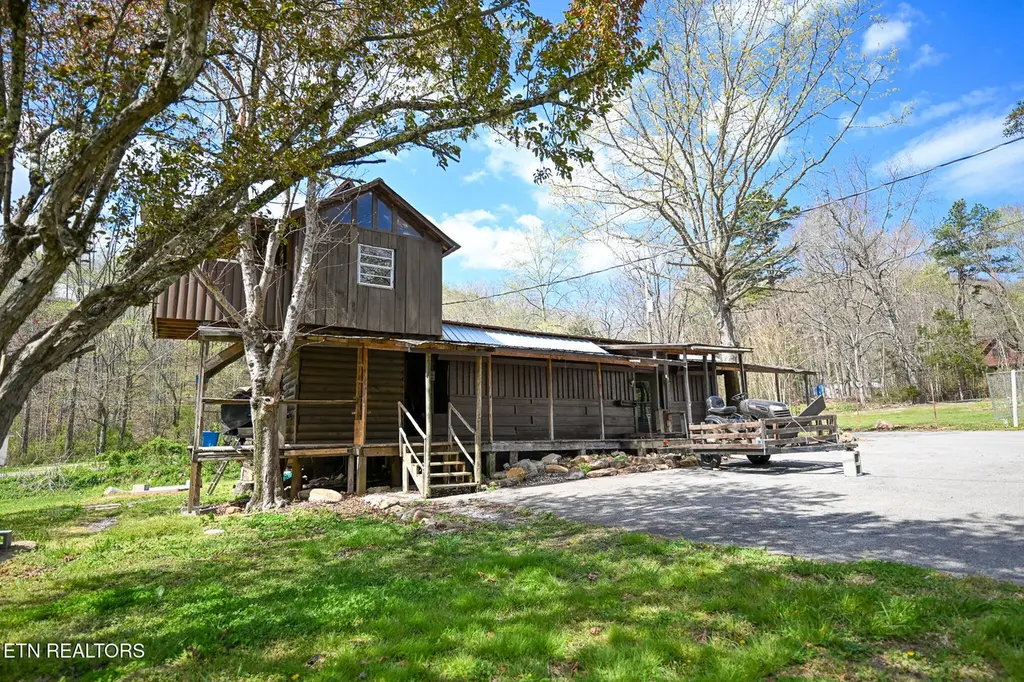 1941 Bluff Mountain Rd