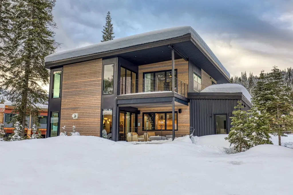 211 Palisades Cir