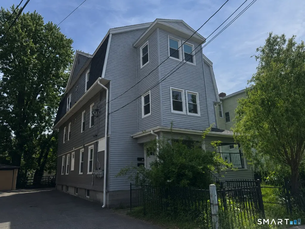 142 Adams St
