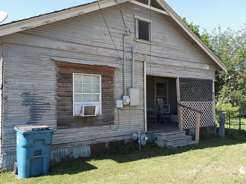 612 W 16th Ave