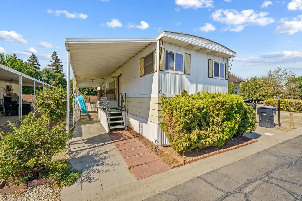 5505 W Tulare Ave #113