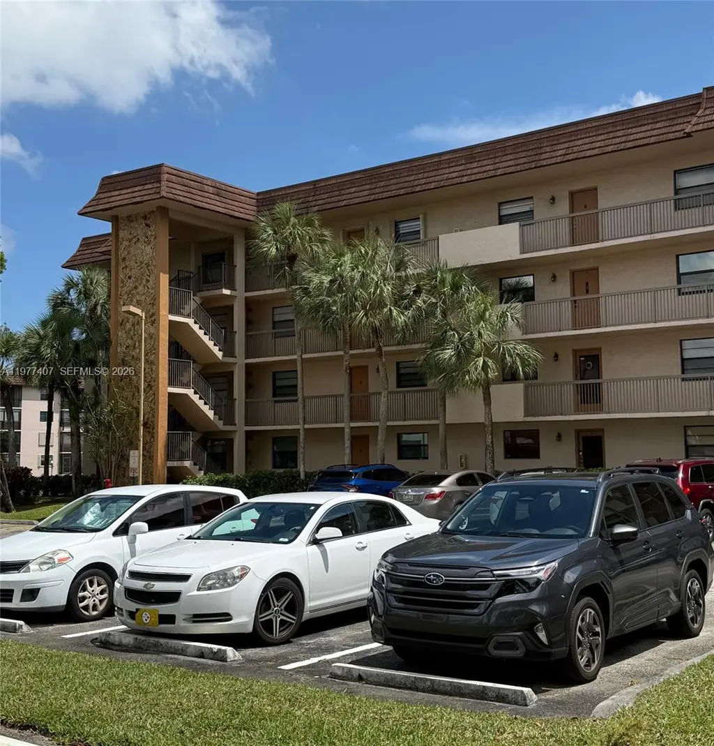 4940 E Sabal Palm Blvd #203
