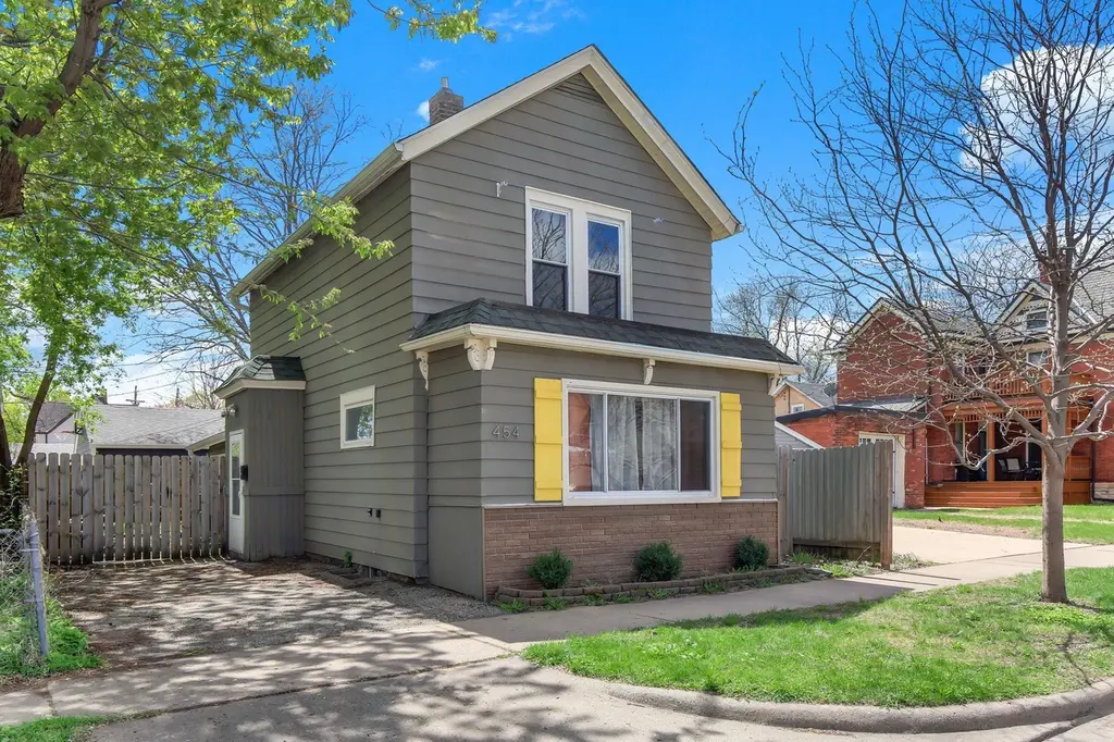 454 Michigan St