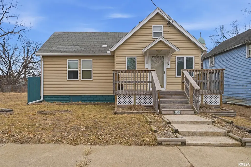 932 S Sumner Ave