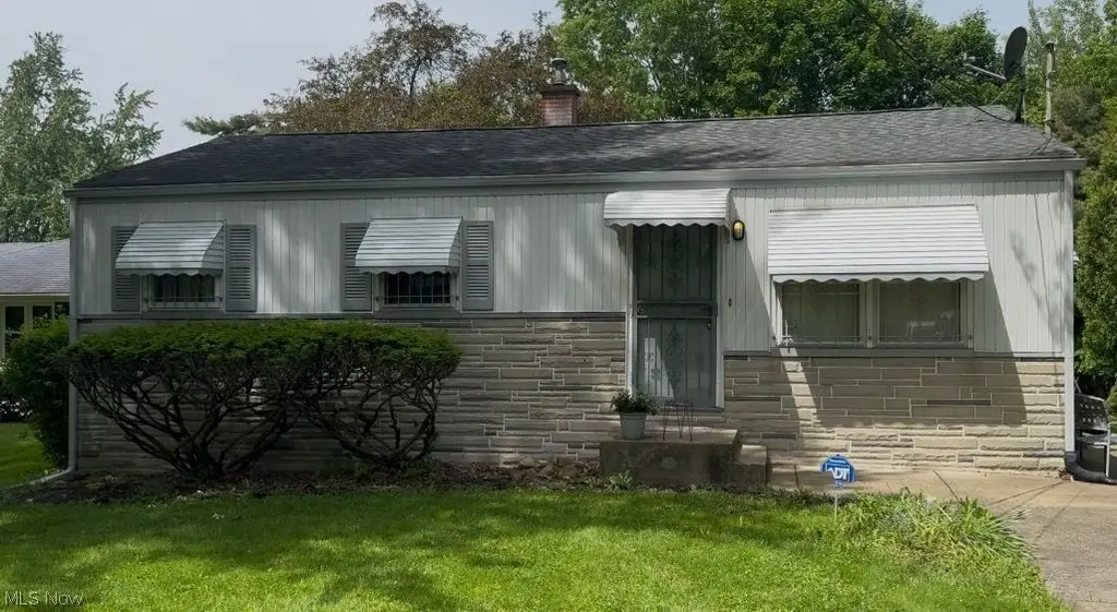 578 Dean Ave