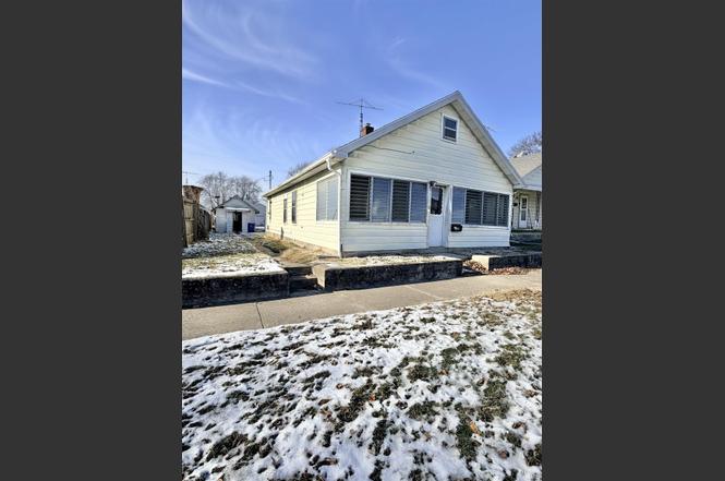 1033 S Locke St