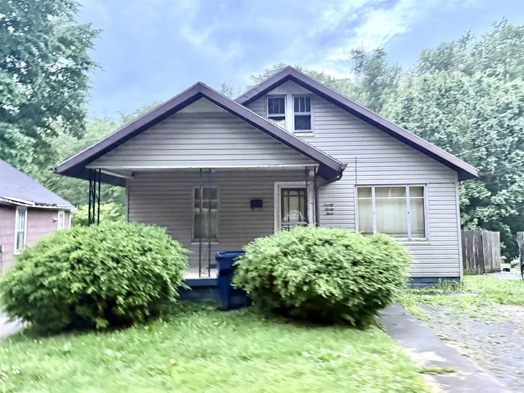2033 Oakview Road Rd