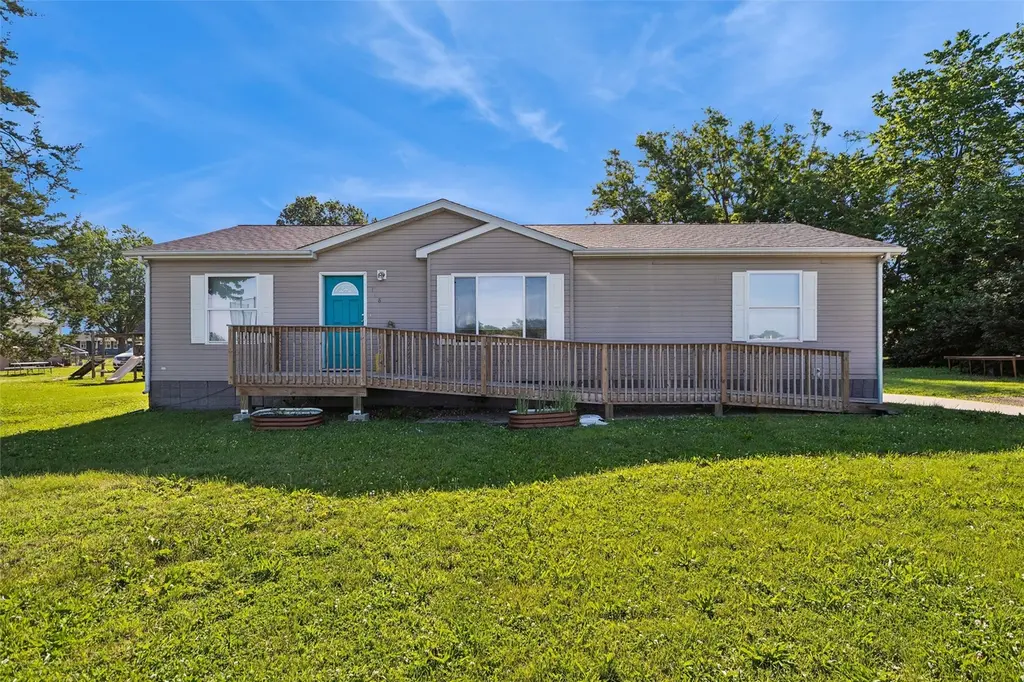 108 3rd St SE