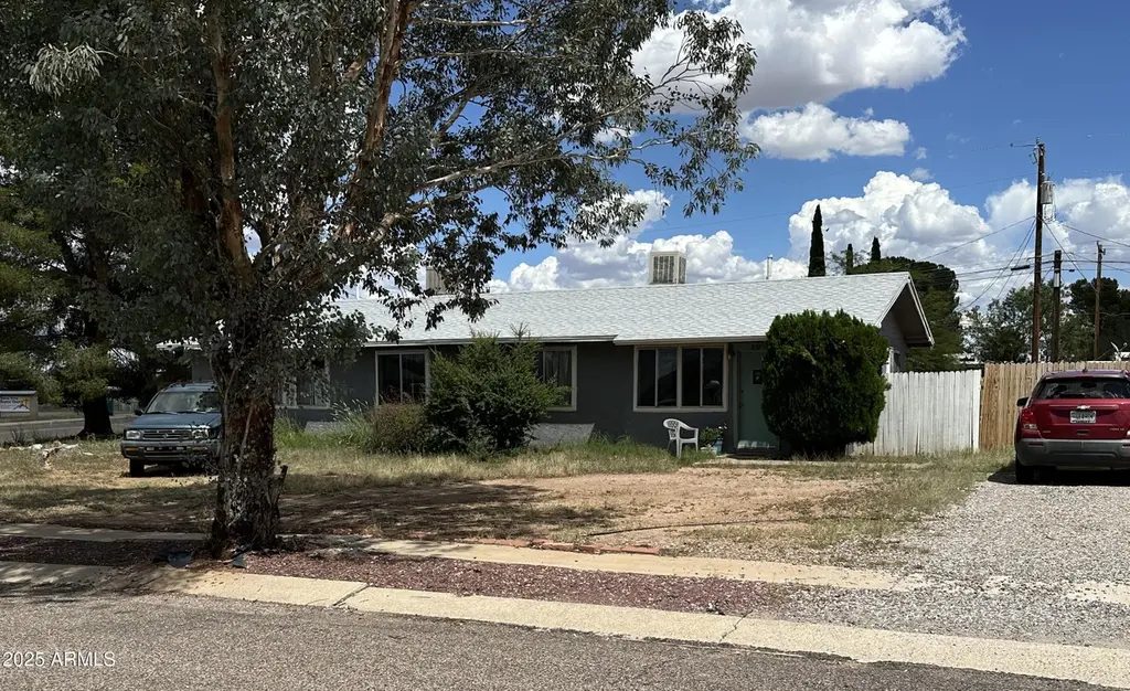 565 Graham Dr