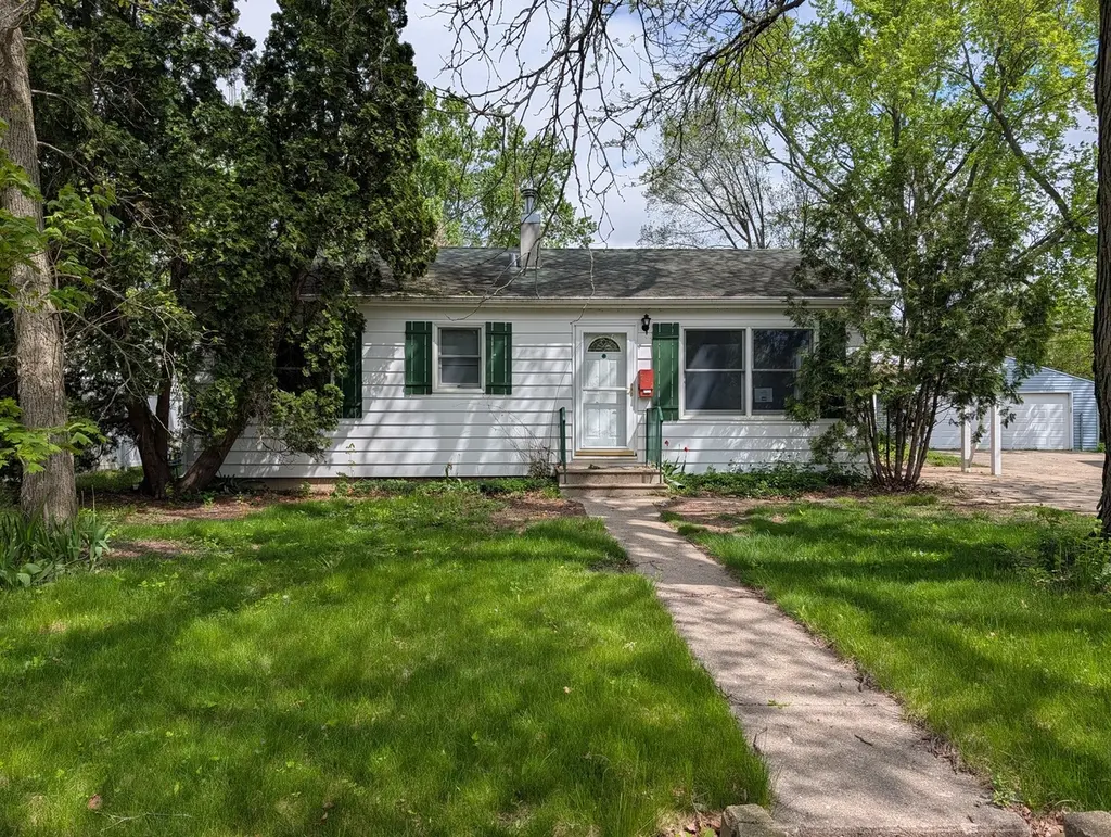 231 River Dr
