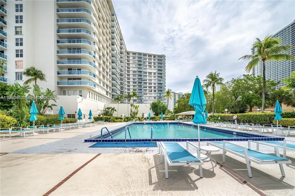 3800 S Ocean Dr #508