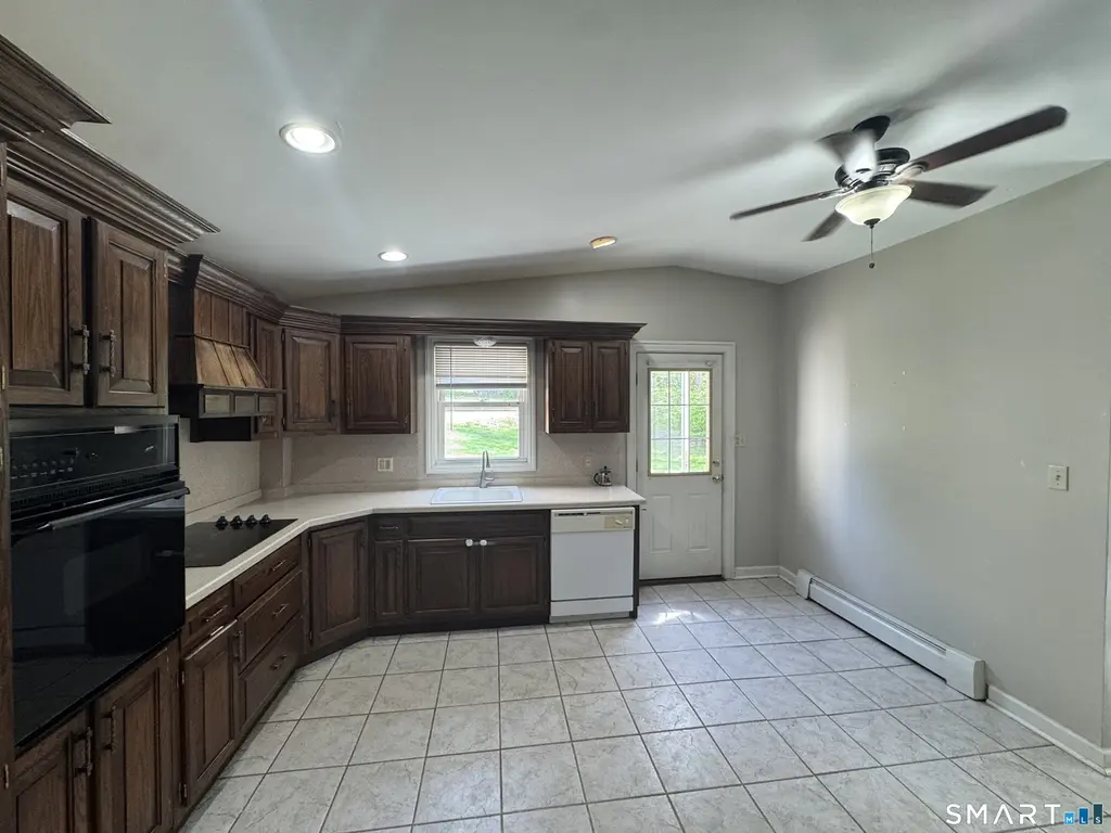 2192 Waterbury Rd