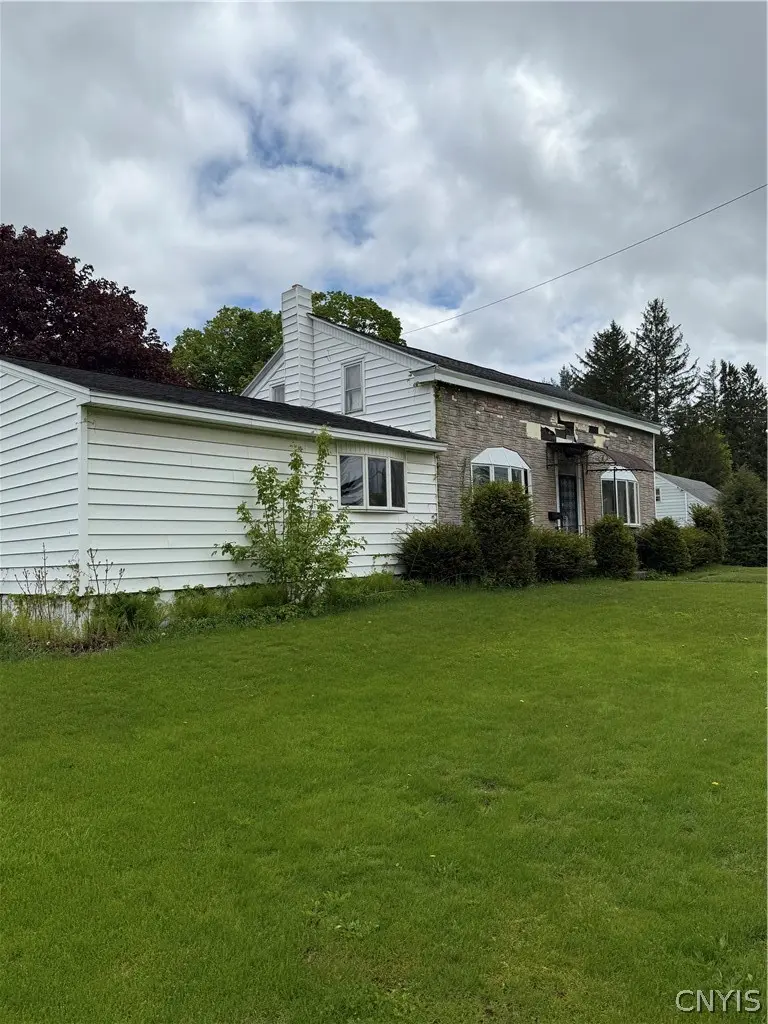 906 Jervis Ave