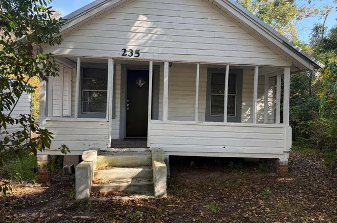 235 SW Valentine Ave