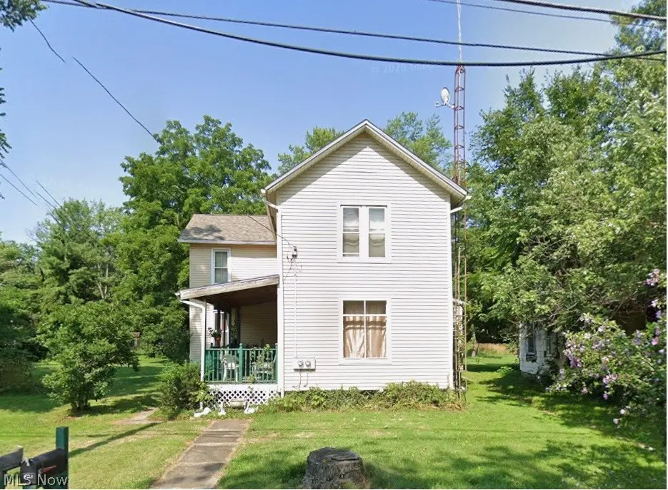 11371 Walnut Ave NE