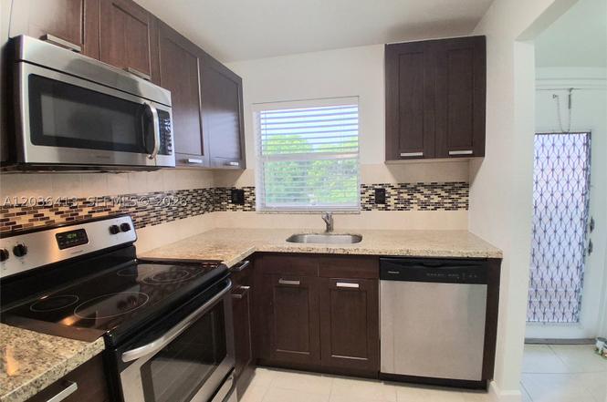 9460 Sunrise Lakes Blvd #309