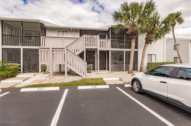 1055 Palm Ave #216