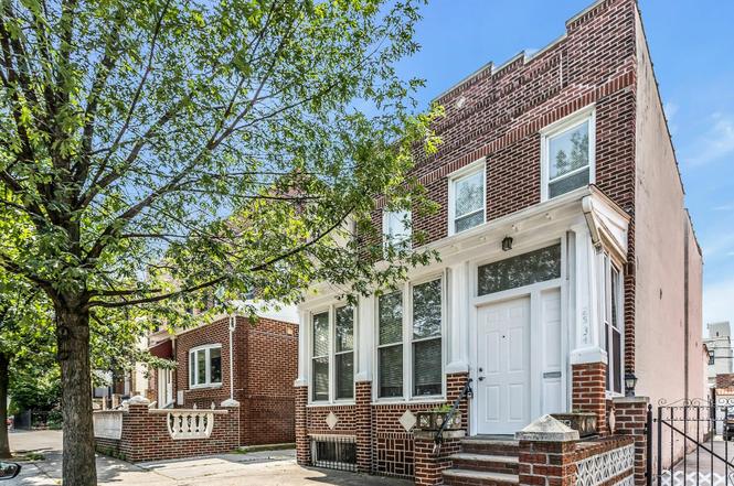 25-34 42nd St