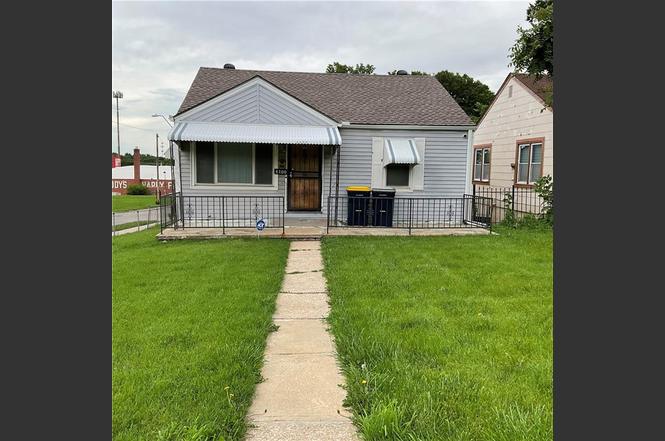 4100 E Linwood Blvd