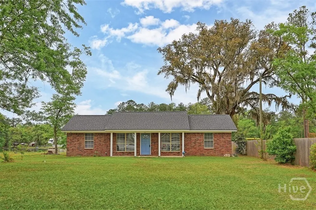 98 Carlyene Dr