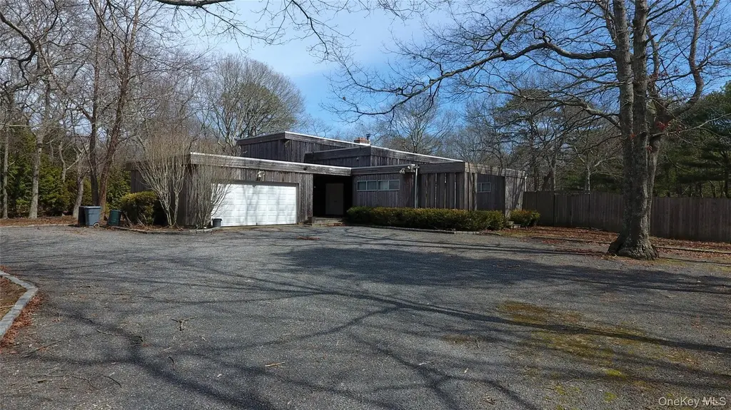 19 Fox Hollow Dr
