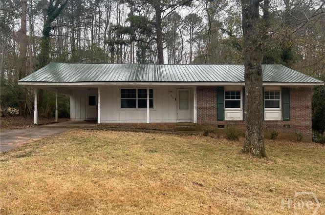 355 Camelot Dr
